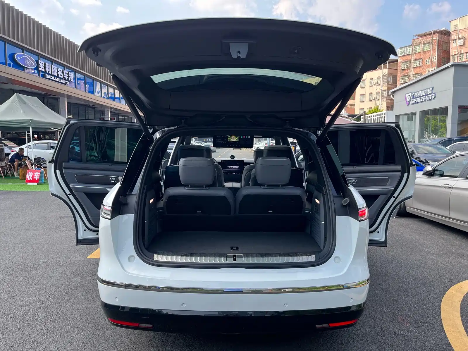 Фото 33 - NIO ES8