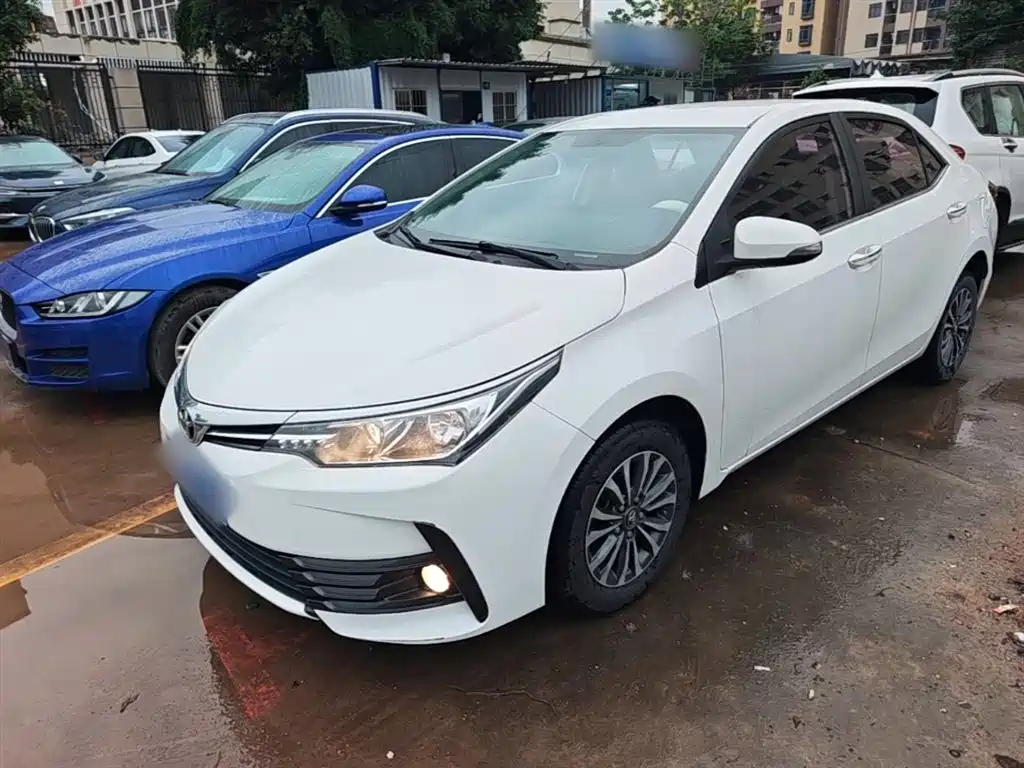 Toyota Corolla 2017 Facelift 1.2T S-CVT GL фото 2