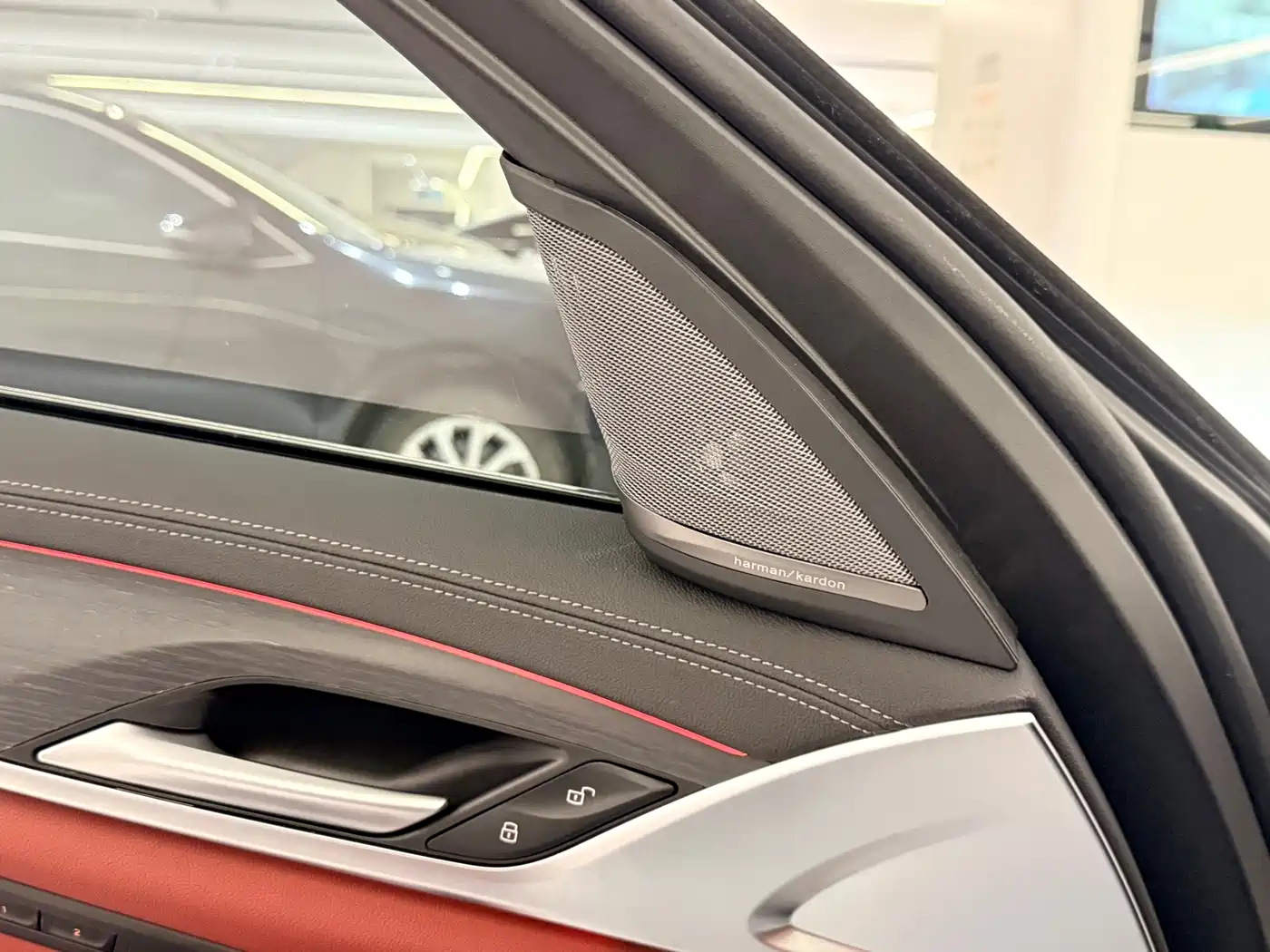 BMW 5 Series 2021 530Li Leading M Sport Package фото 13