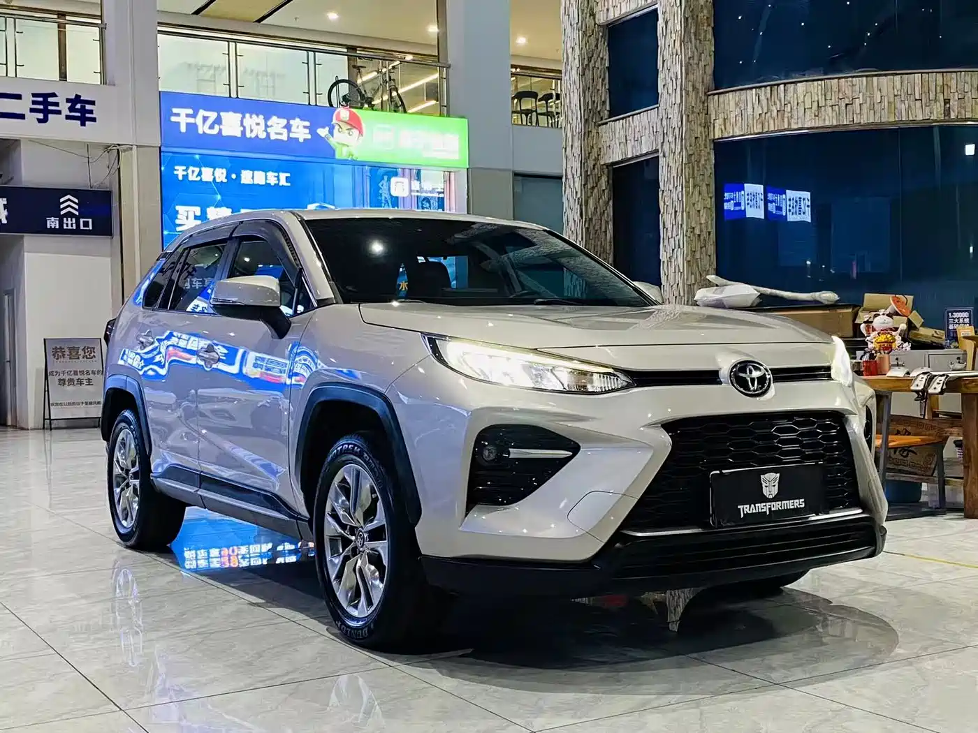 Toyota Wildlander 2021 2.0L CVT 2WD Luxury Edition фото 3