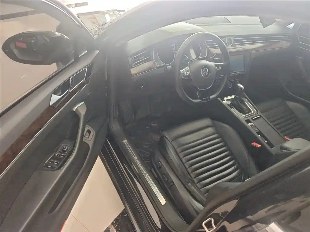 Volkswagen Magotan 2019 330TSI DSG Luxury Class China VI фото 9