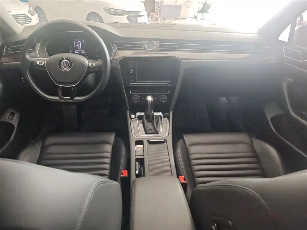 Volkswagen Magotan 2019 330TSI DSG Luxury Class China VI фото 10