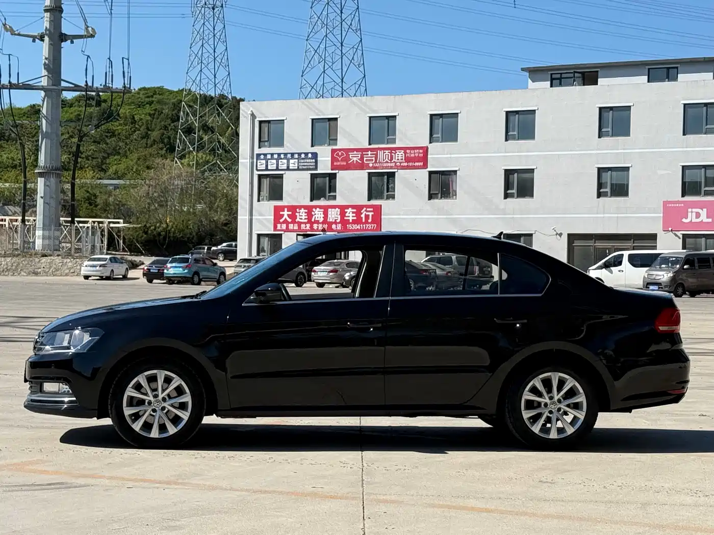Volkswagen Lavida 2015 1.6L Automatic Comfort Edition фото 4