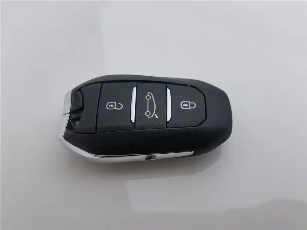 Peugeot 2008 2022 230THP THE ONE фото 19