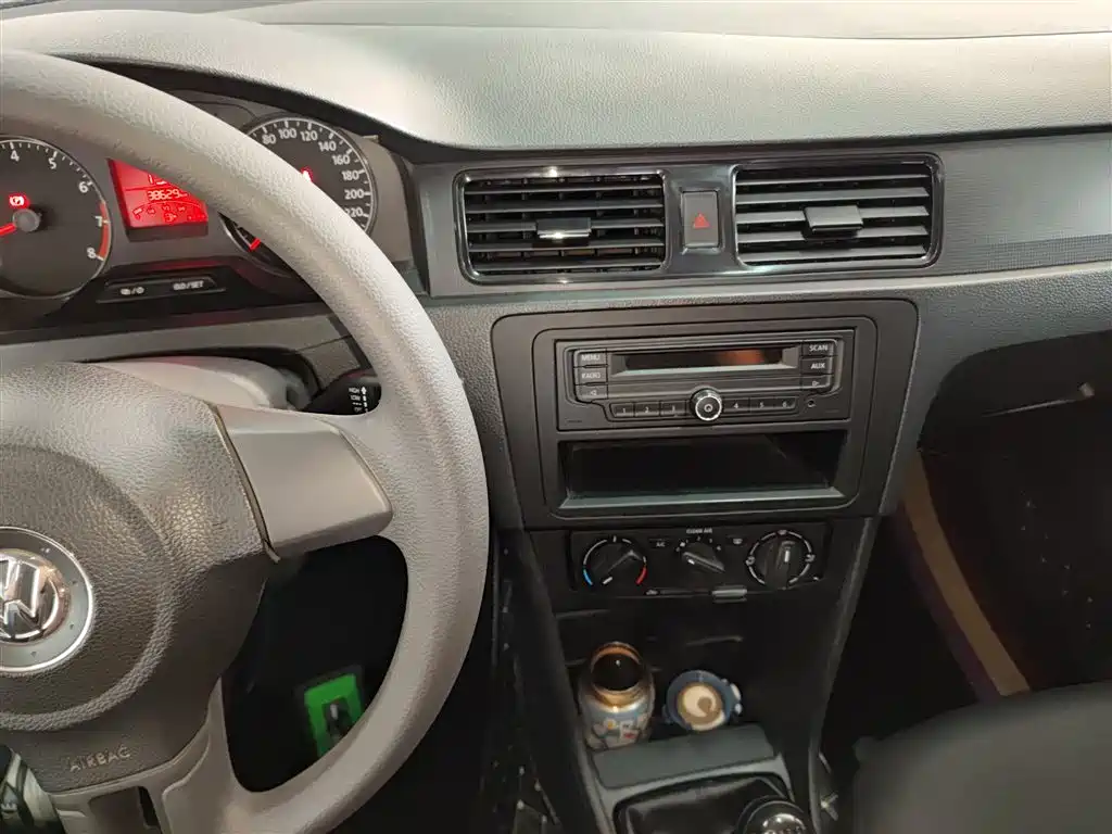 Volkswagen Santana 2015 1.4L Manual Trend Edition фото 13