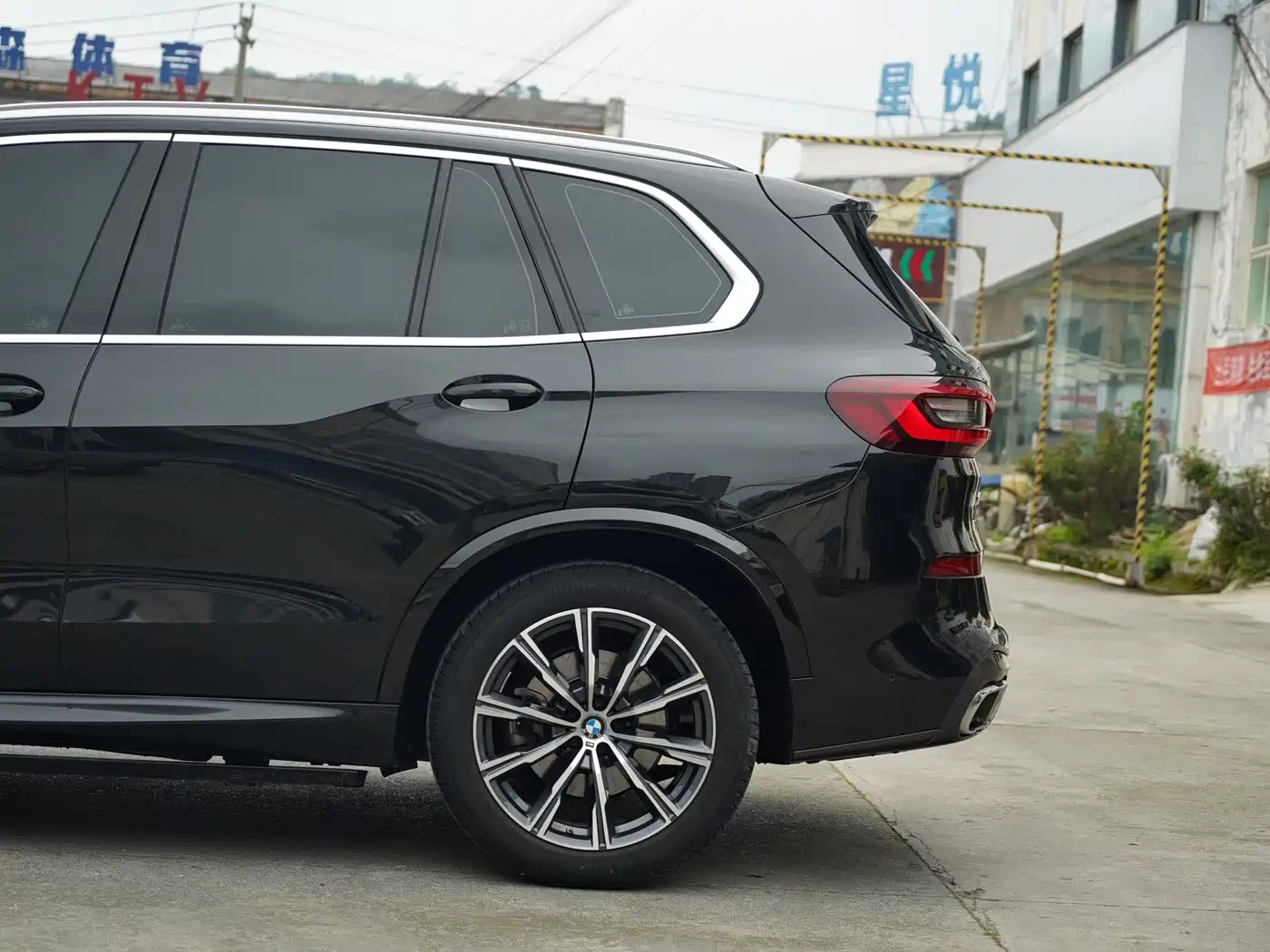 BMW X5 (Import) 2021 xDrive40i M Sport Package фото 14