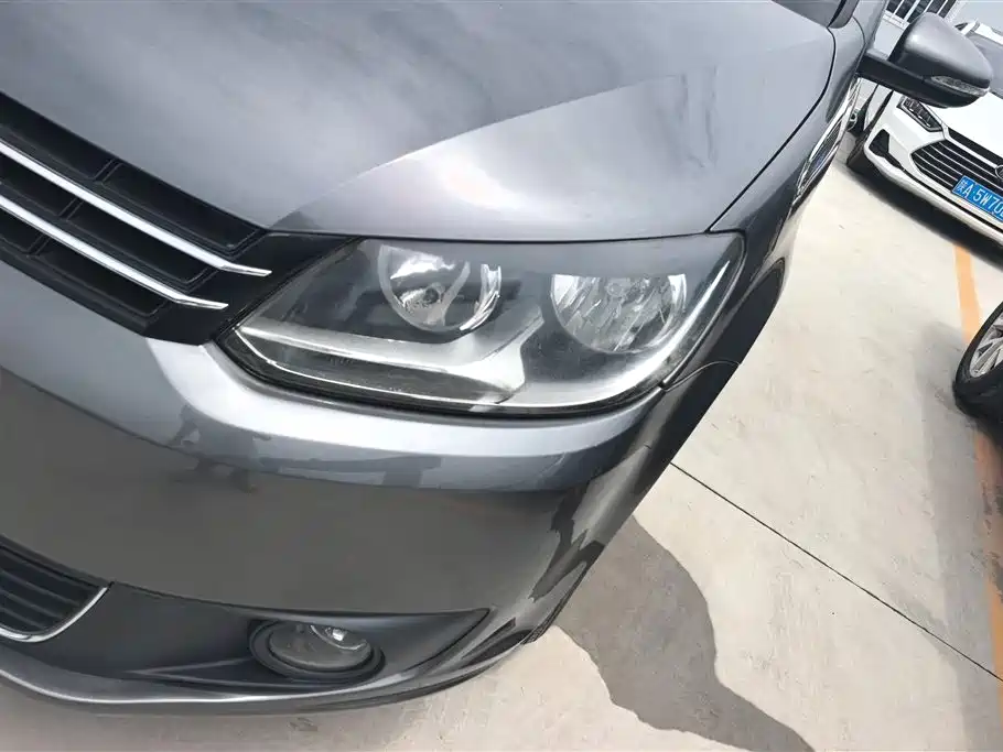 Volkswagen Touran 2015 1.4T Manual Comfort Edition 5-seater фото 5