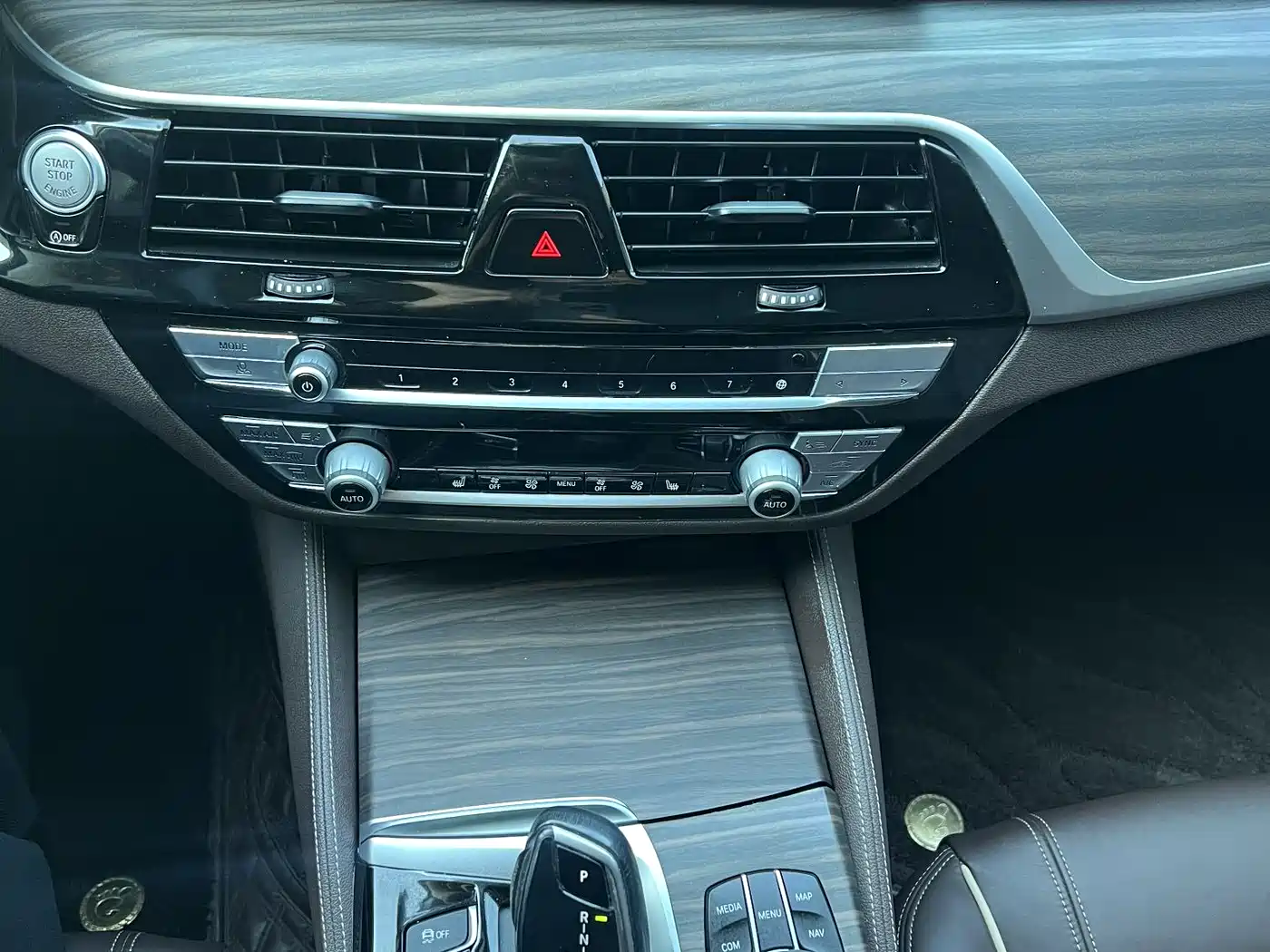 BMW 5 Series 2020 530Li xDrive Luxury Package фото 8