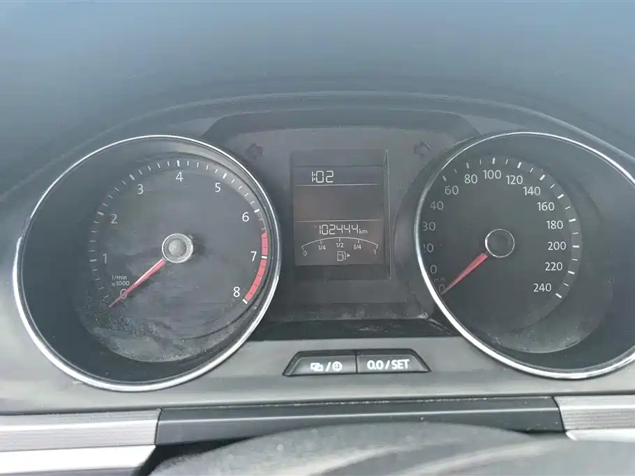 Volkswagen Bora 2017 1.6L Manual Comfort Edition фото 14