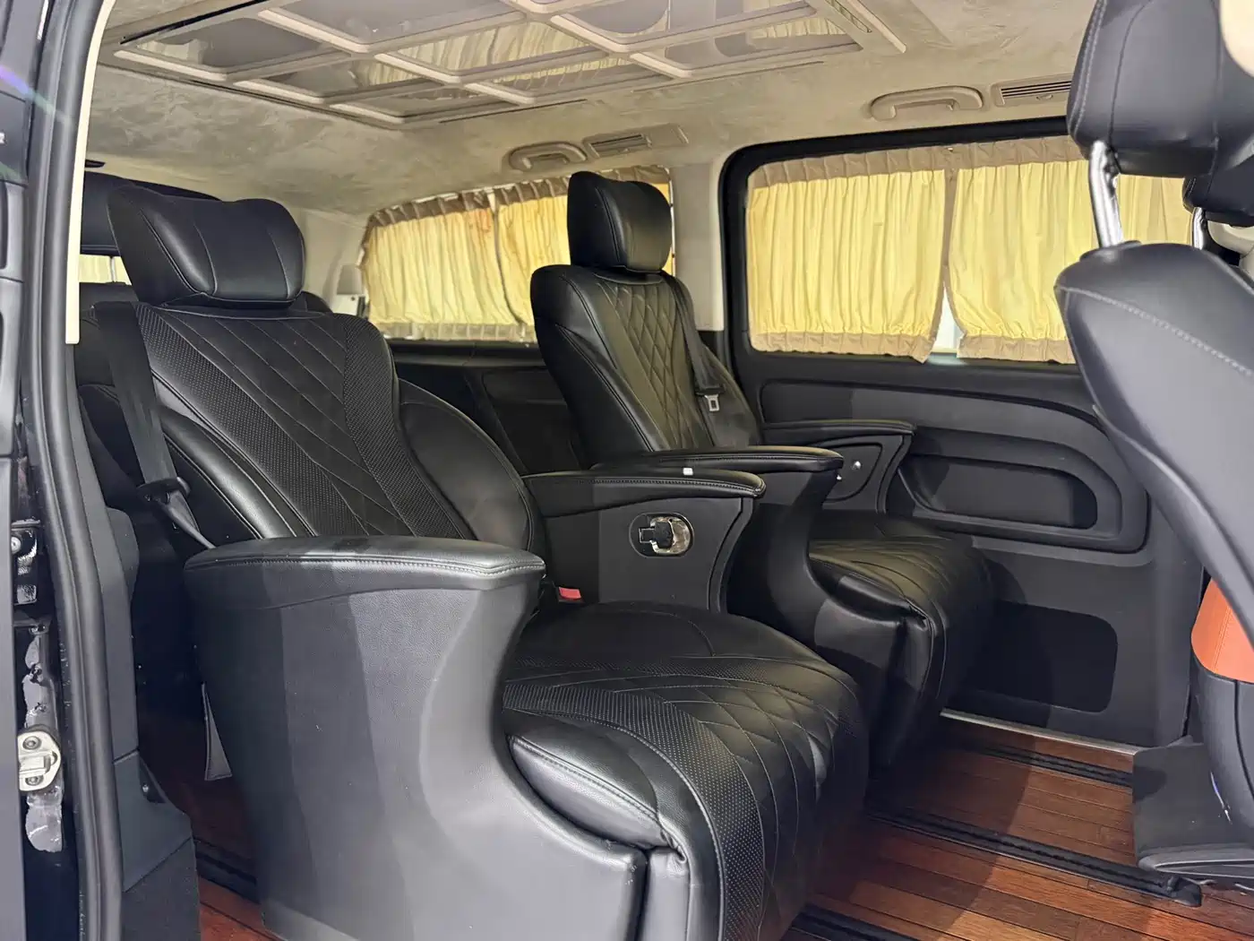 Mercedes-Benz Vito 2018 2.0T Business Edition China VI фото 13