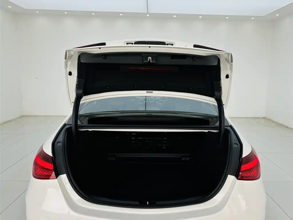 Mercedes-Benz C-Class 2022 C 260 L Night Sport Edition фото 24