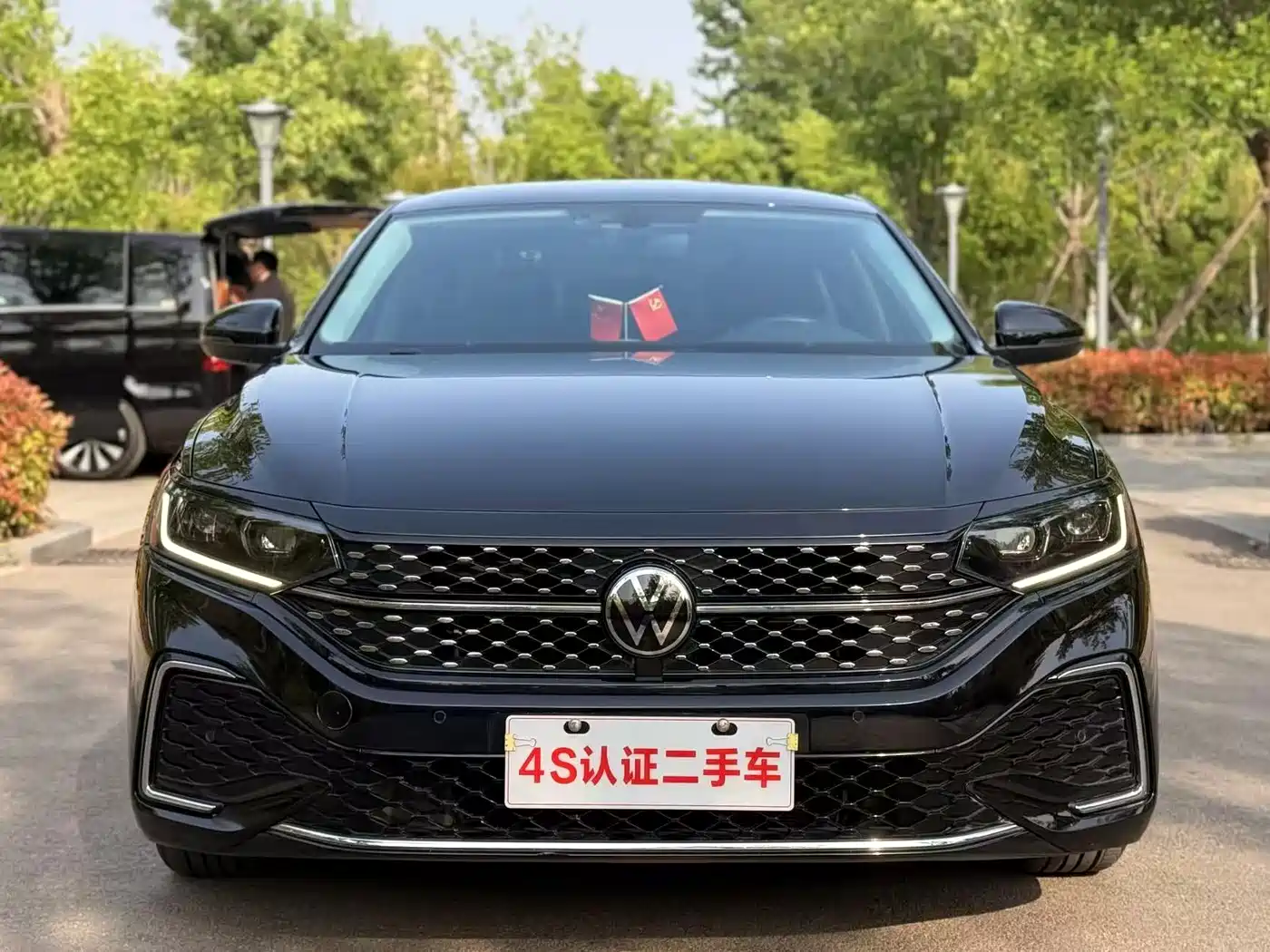 Volkswagen Passat 2023 330TSI Starlight Elite Edition фото 2