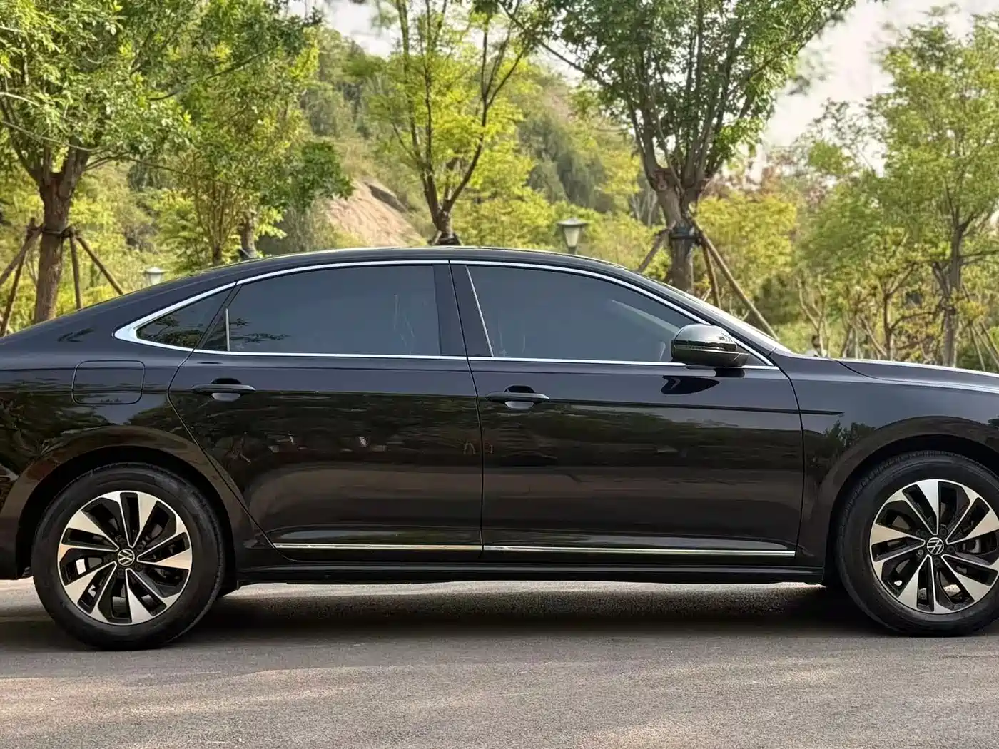 Volkswagen Passat 2023 330TSI Starlight Elite Edition фото 6