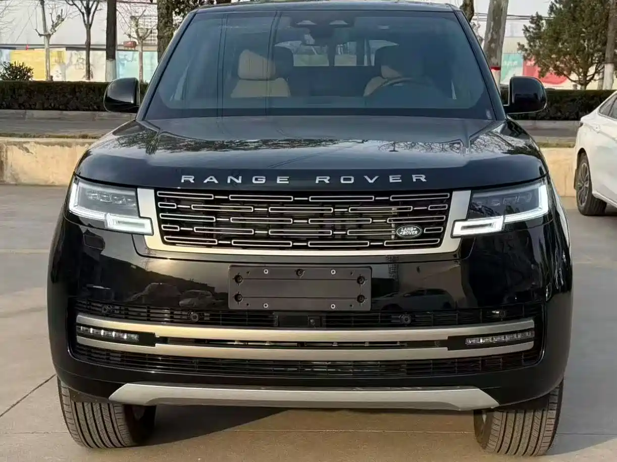Land Rover Range Rover 2026 Model 3.0 L6 400PS SE Long Wheelbase Version фото 2