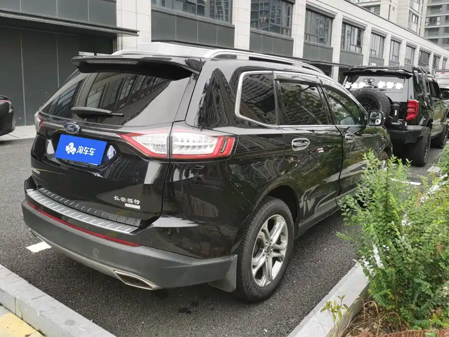 Фото 3 - Ford Edge