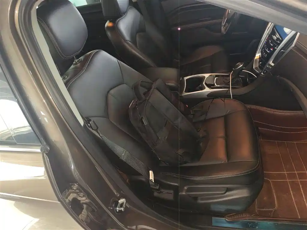 Cadillac SRX 2015 3.0L Comfort фото 25