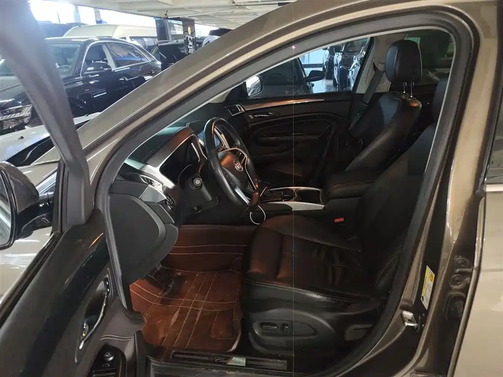 Cadillac SRX 2015 3.0L Comfort фото 16