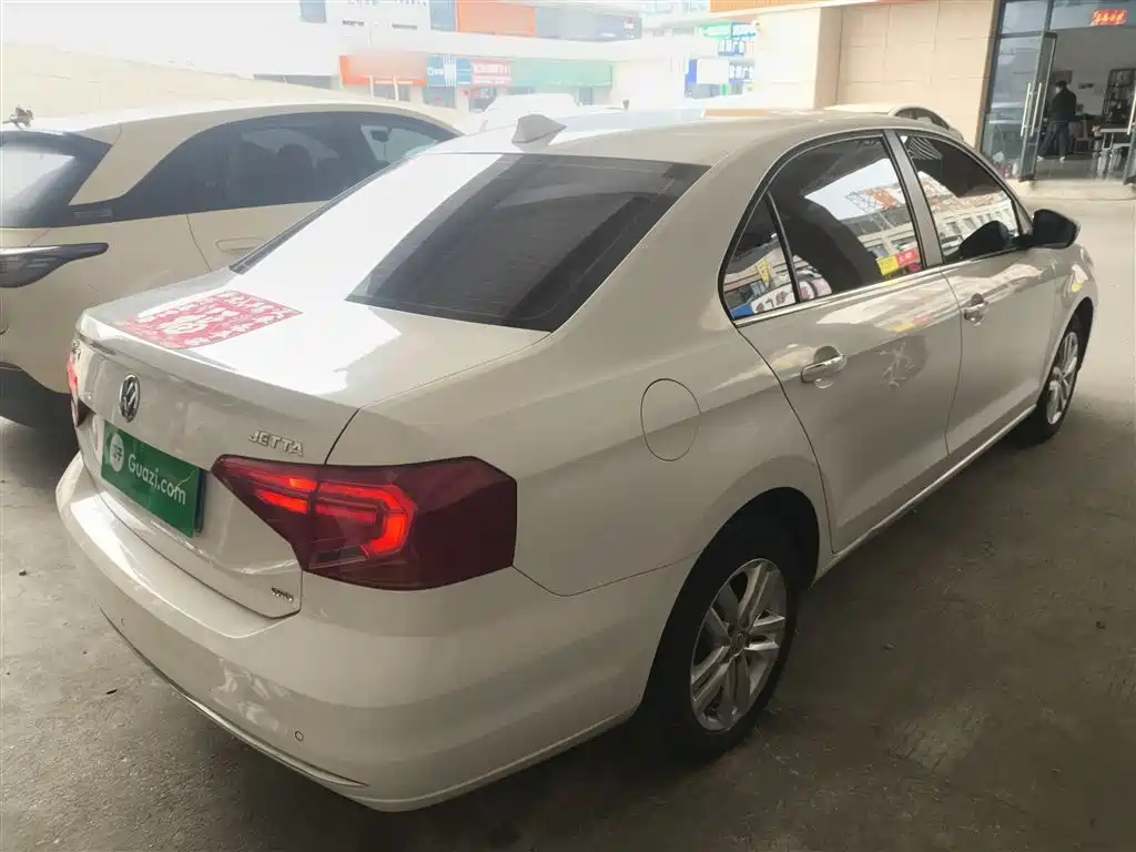 Volkswagen Jetta 2017 1.5L Manual Comfort фото 5