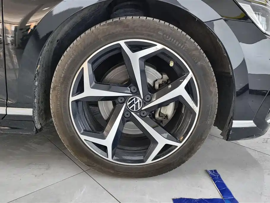 Volkswagen Magotan 2023 Model 2 Million Commemorative Edition 330TSI DSG Luxury фото 6