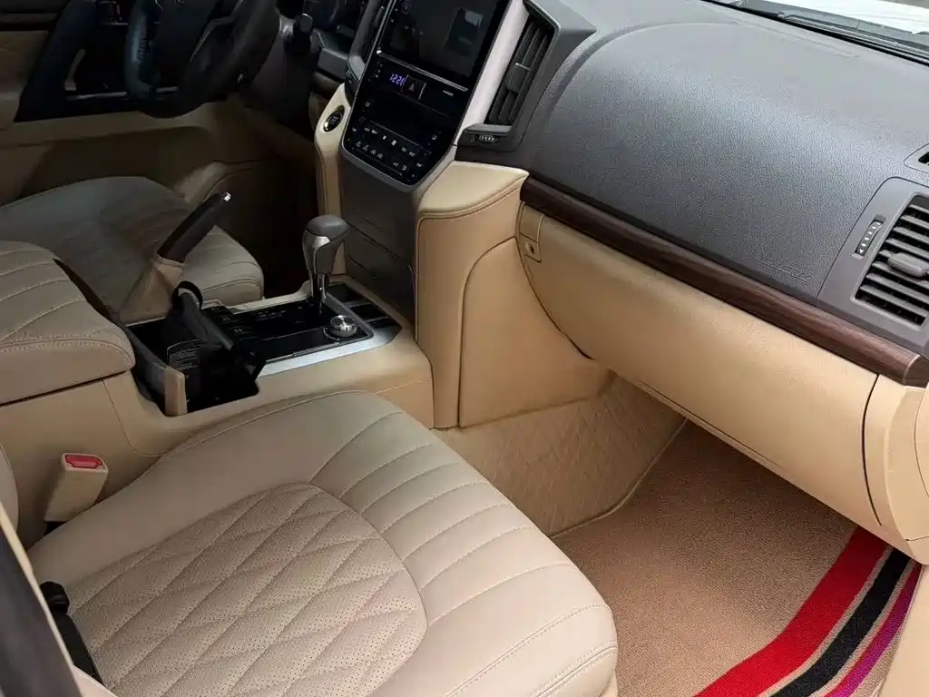 Toyota Land Cruiser (Import) 2018 2015 4.0L V6 Middle East Limited Edition