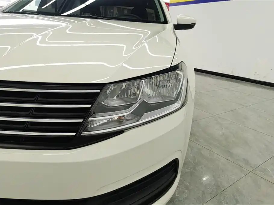 Volkswagen Lavida 2017 1.6L Automatic Trend Edition фото 5