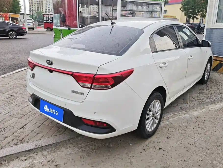 KIA K2