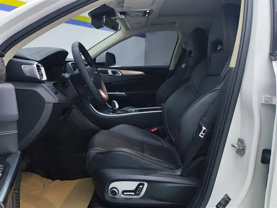 Lynk & Co 01 2017 2.0T 2WD Pro Version фото 9