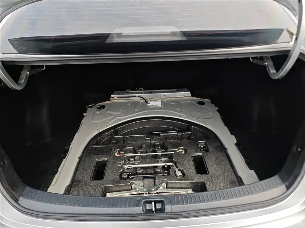 Toyota Levin 2022 185T CVT Luxury Edition фото 15