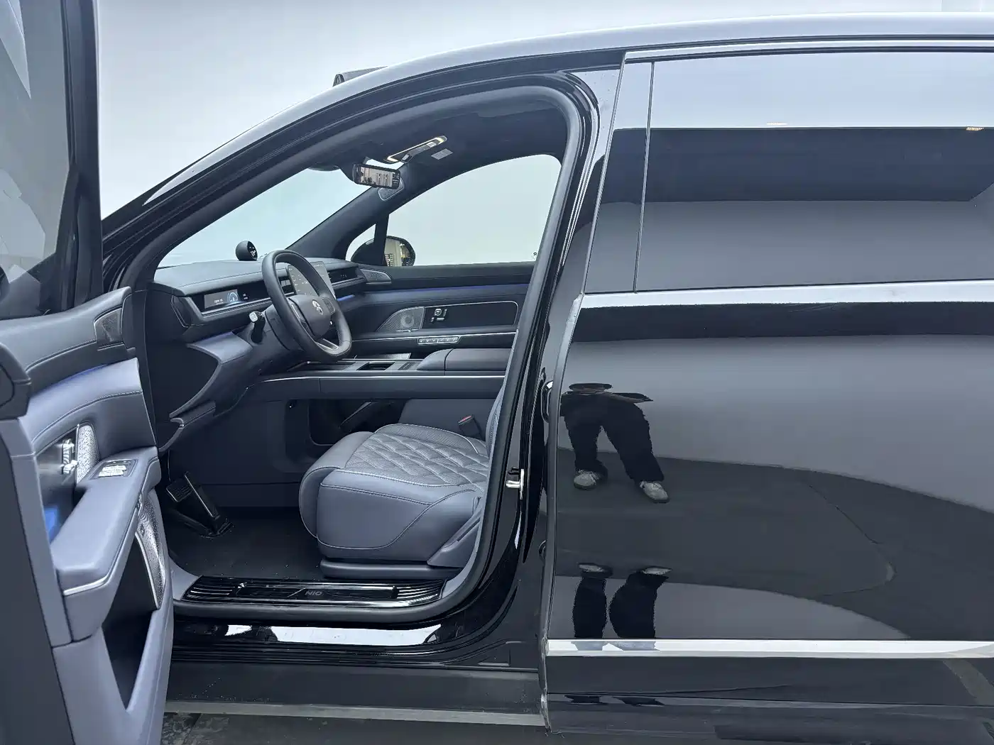 NIO ES8 2026 2025 Model 6-Seat Executive Luxury Edition