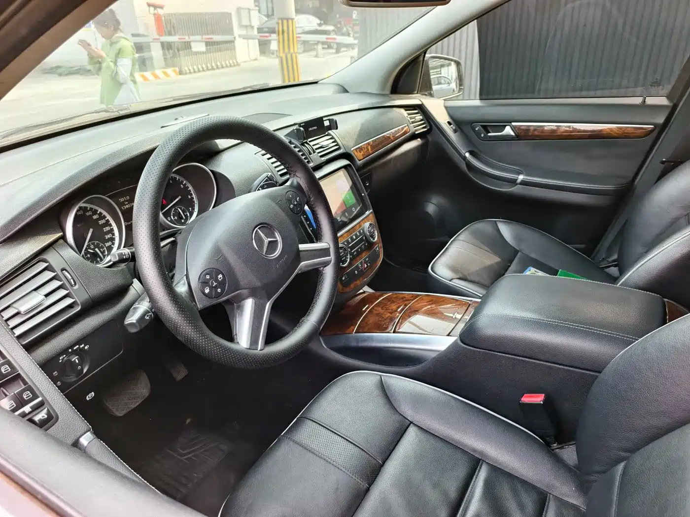 Mercedes-Benz R-Class 2010 R 300 L Luxury Edition фото 8