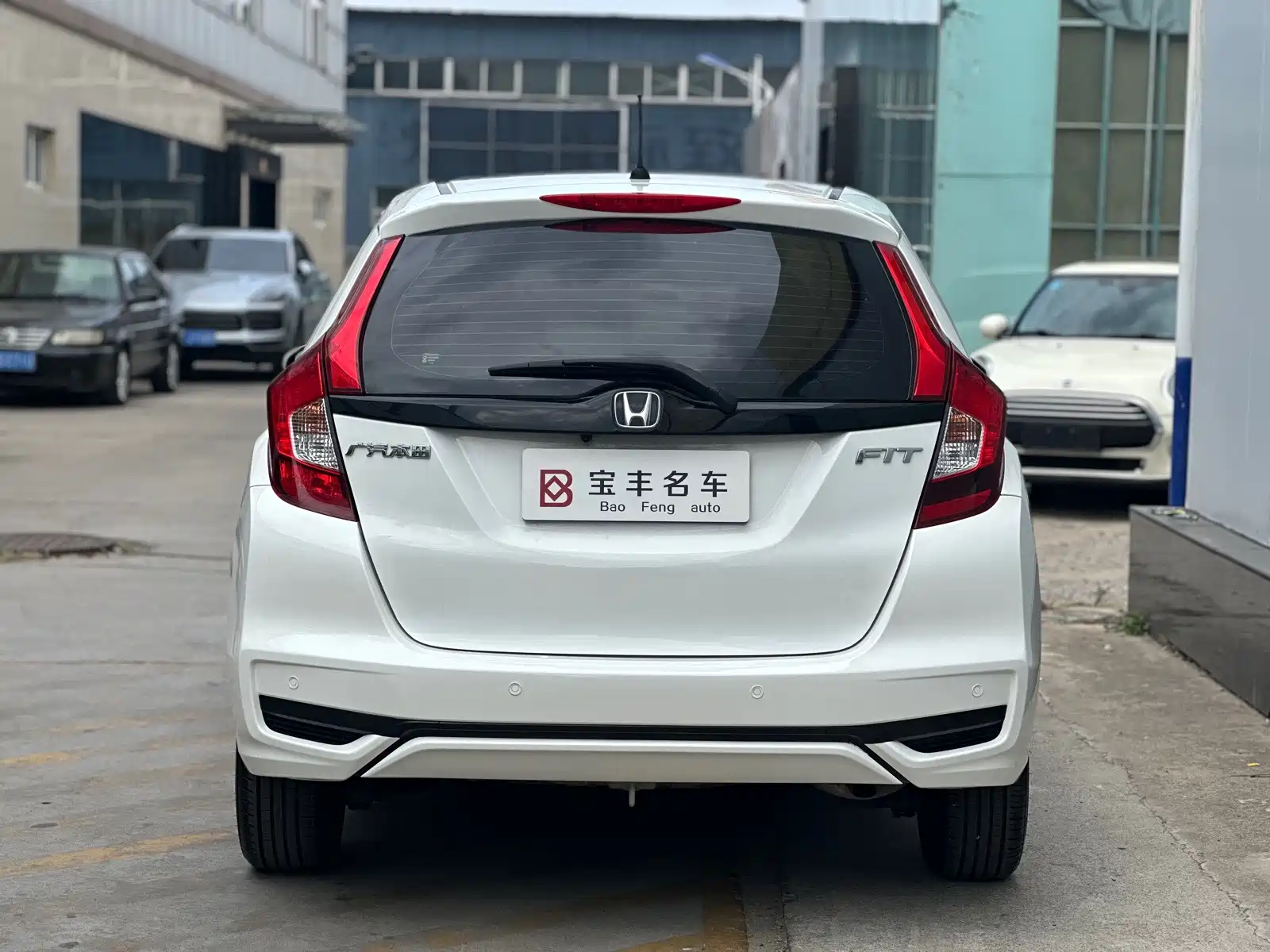Фото 3 - Honda Fit