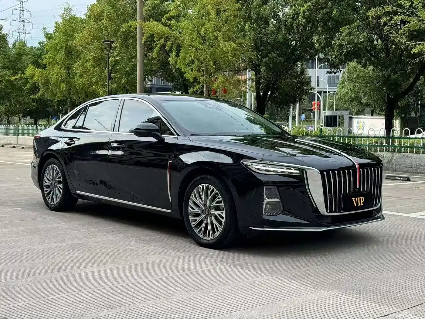 Hongqi H5 2025 2.0T Automatic Flag Celebration 500,000 Units Anniversary Edition фото 3