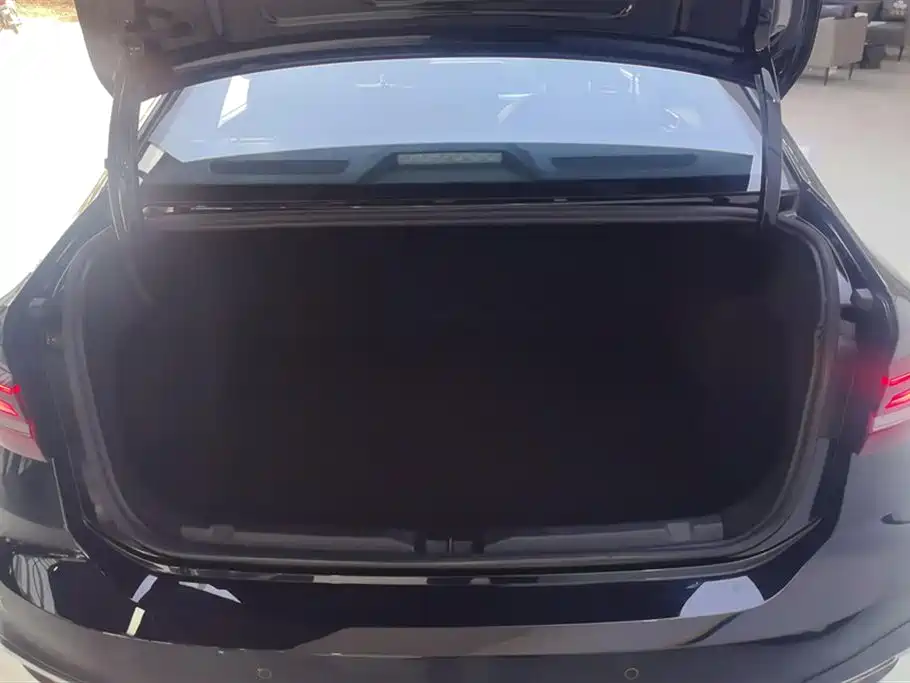 Volkswagen Lavida 2023 300TSI DSG Comfort Edition фото 4