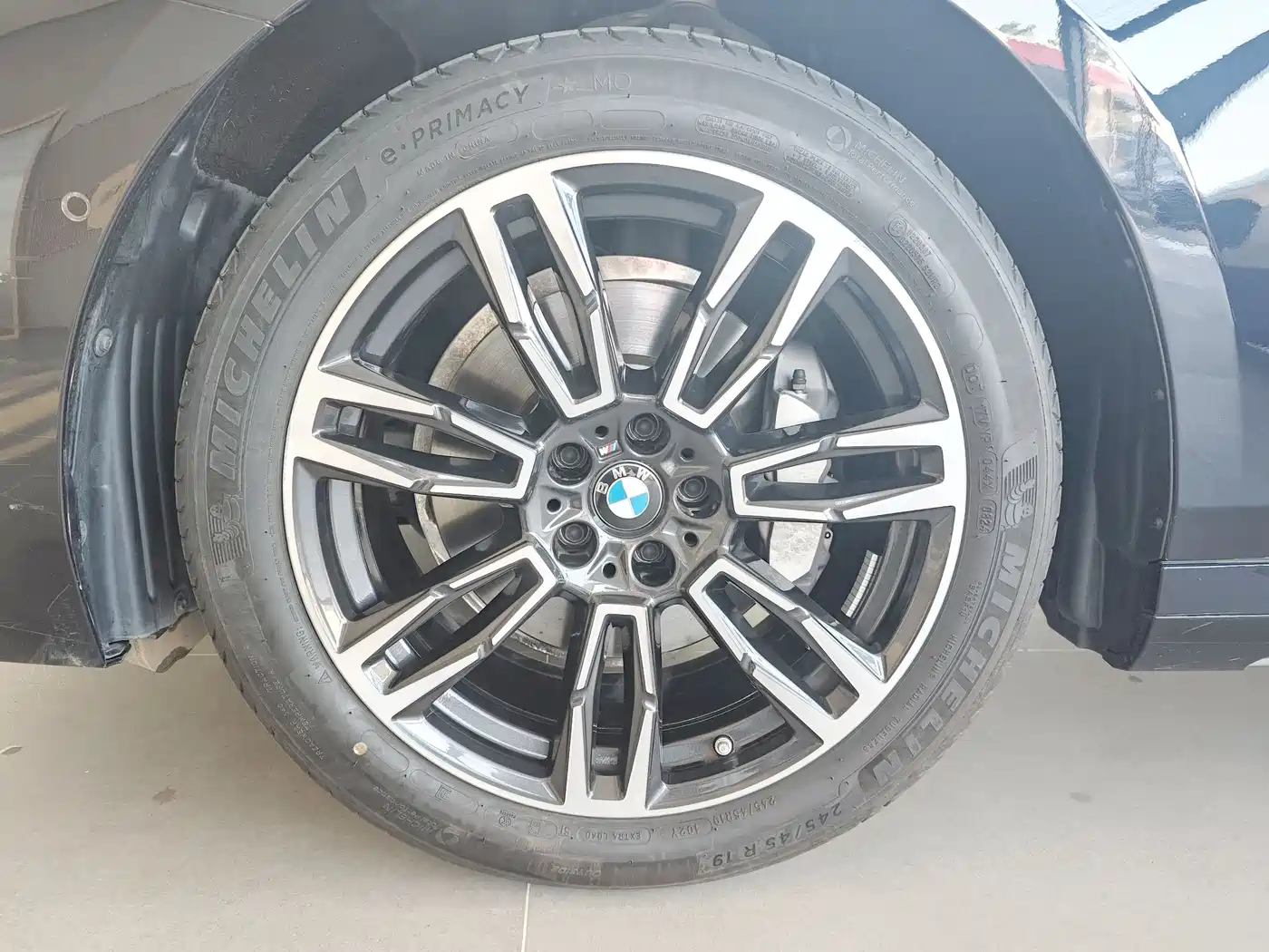 BMW 5 Series 2024 530Li Leading M Sport Package фото 17