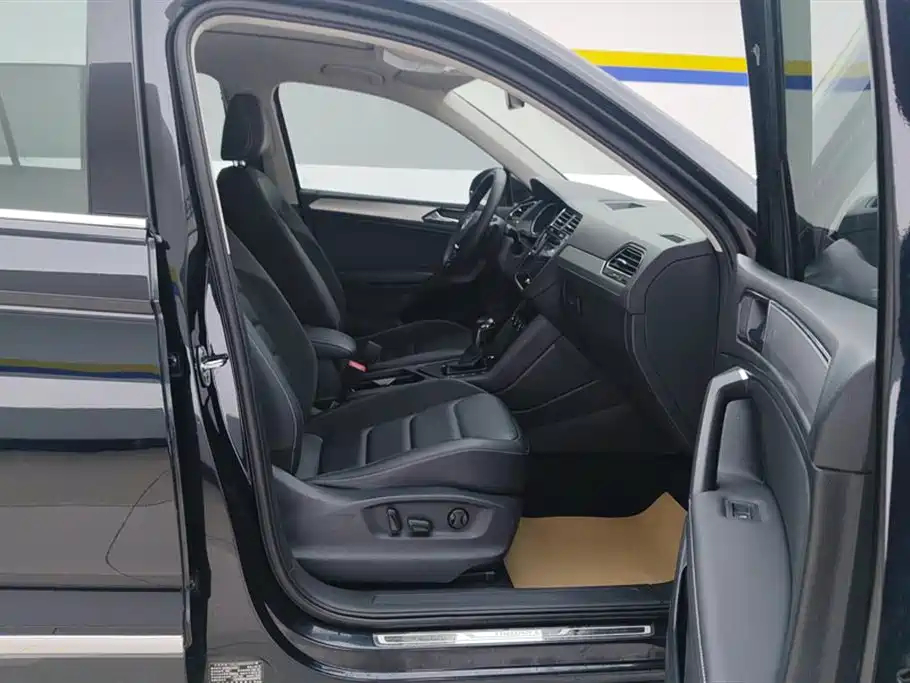 Volkswagen Tiguan L 2019 330TSI Auto 2WD Smart Luxury Edition China V фото 8