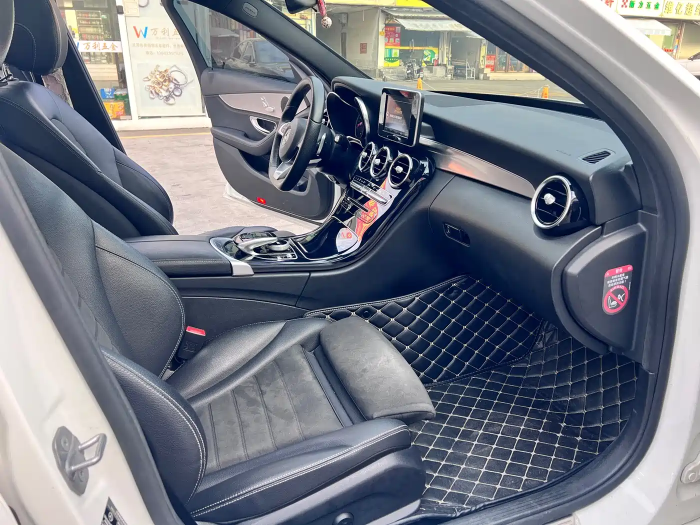 Mercedes-Benz C-Class 2017 C 200 Sport фото 10