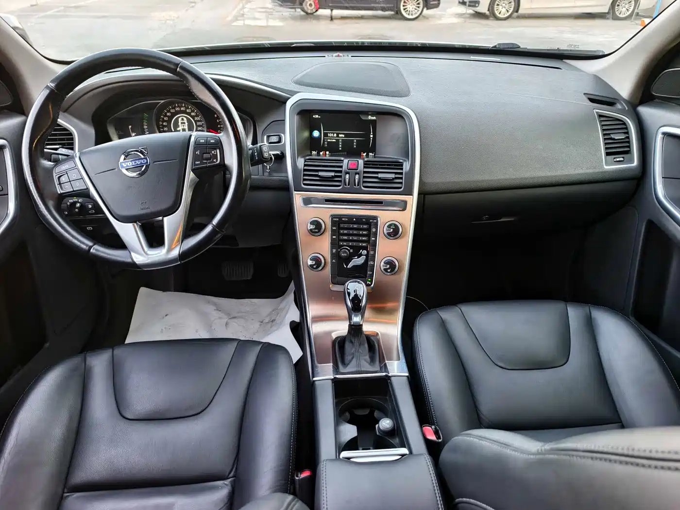 Фото 12 - Volvo XC60