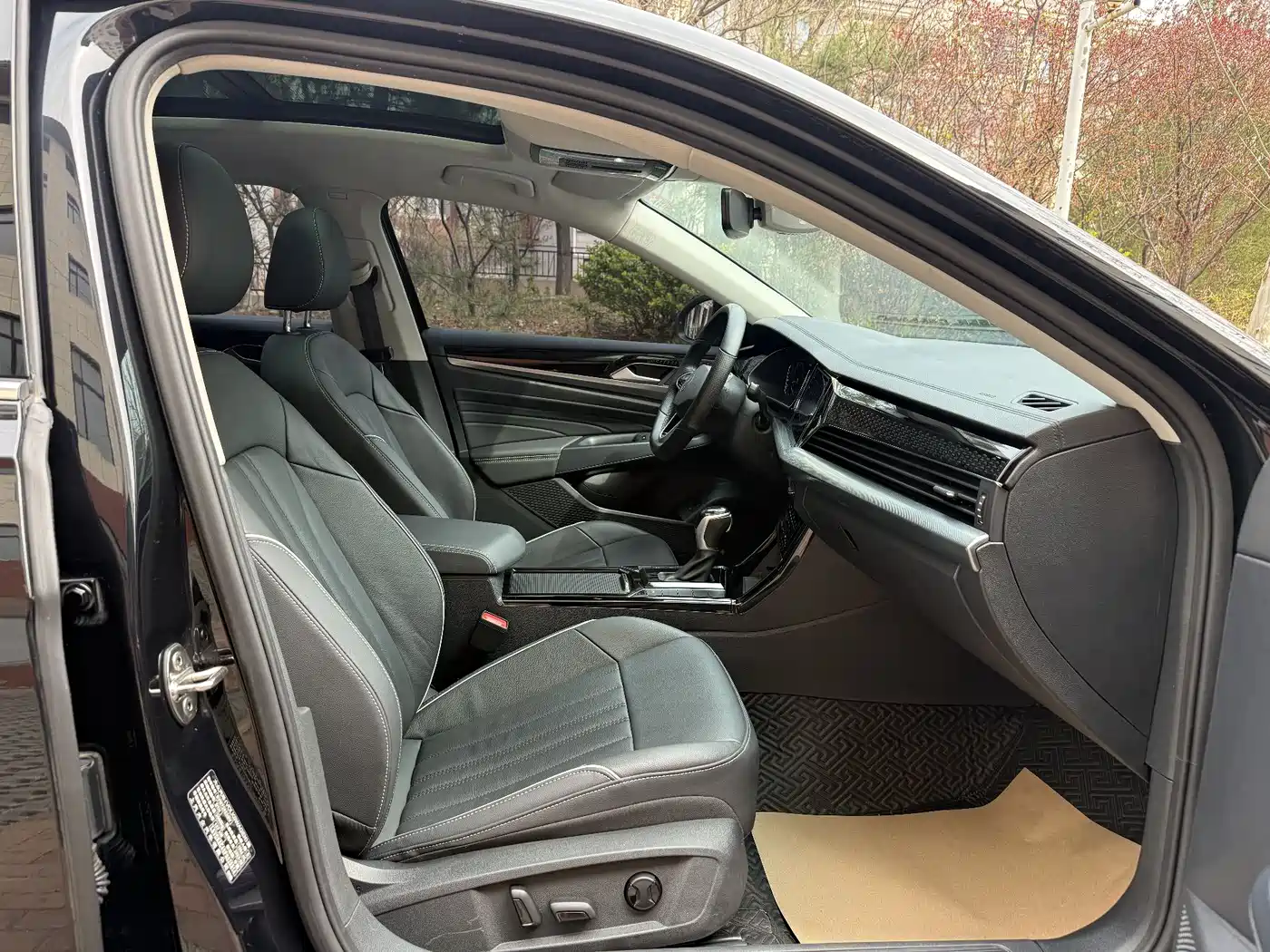 Volkswagen Passat 2023 Facelift 330TSI Elite Edition фото 11