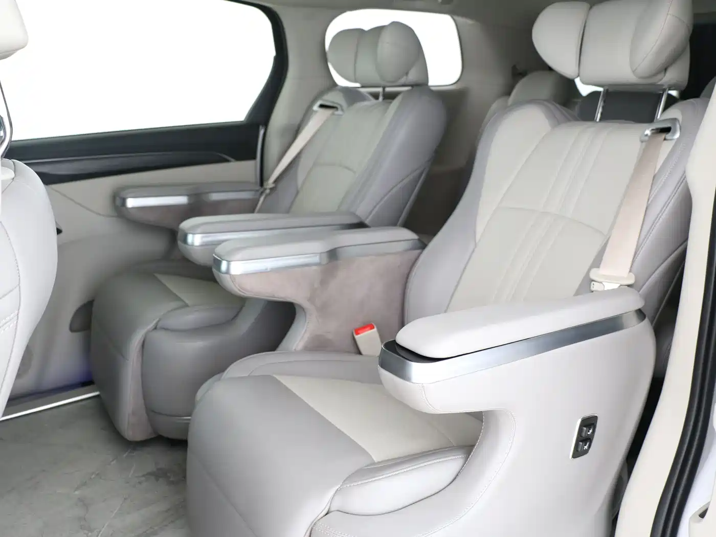 Buick GL8 2023 ES Landmaster Comfort фото 12
