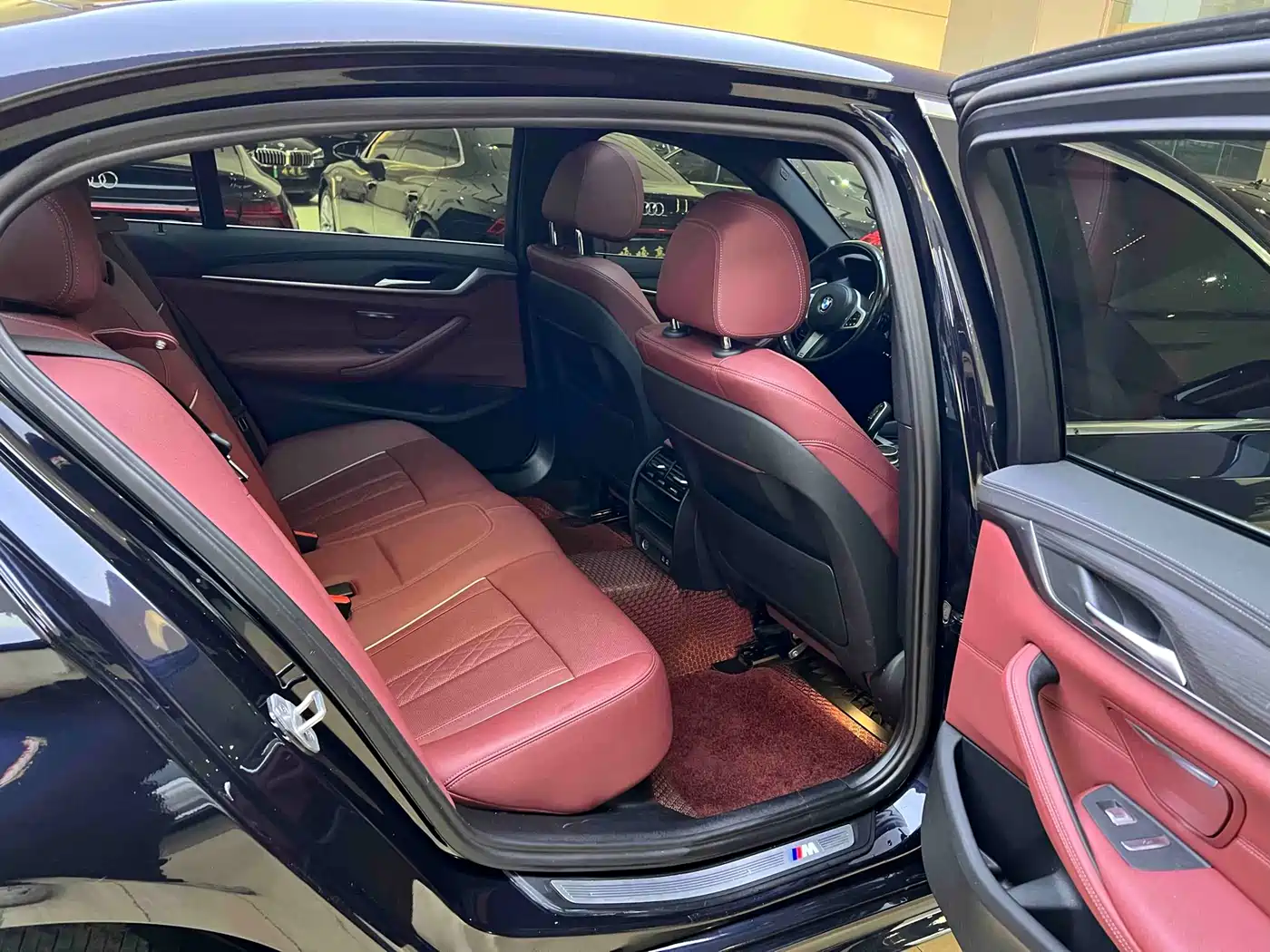 BMW 5 Series 2022 530Li Leading M Sport Package фото 7