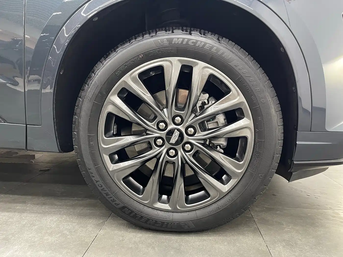 CADILLAC XT6