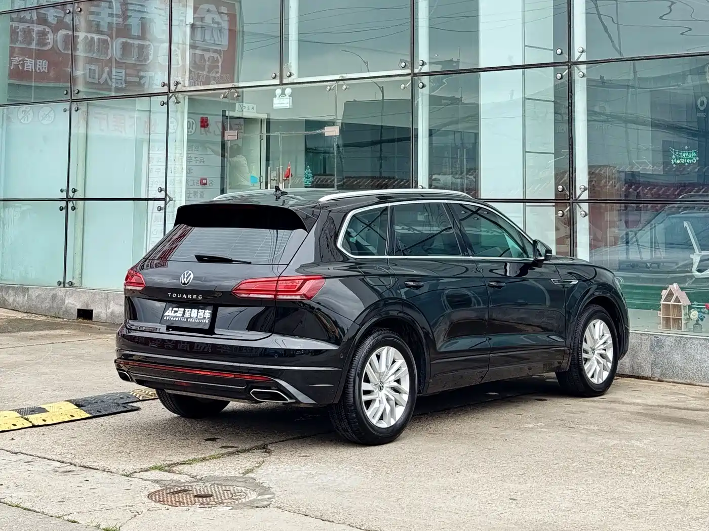 Volkswagen Touareg 2024 2023 2.0TSI R-Line Edition