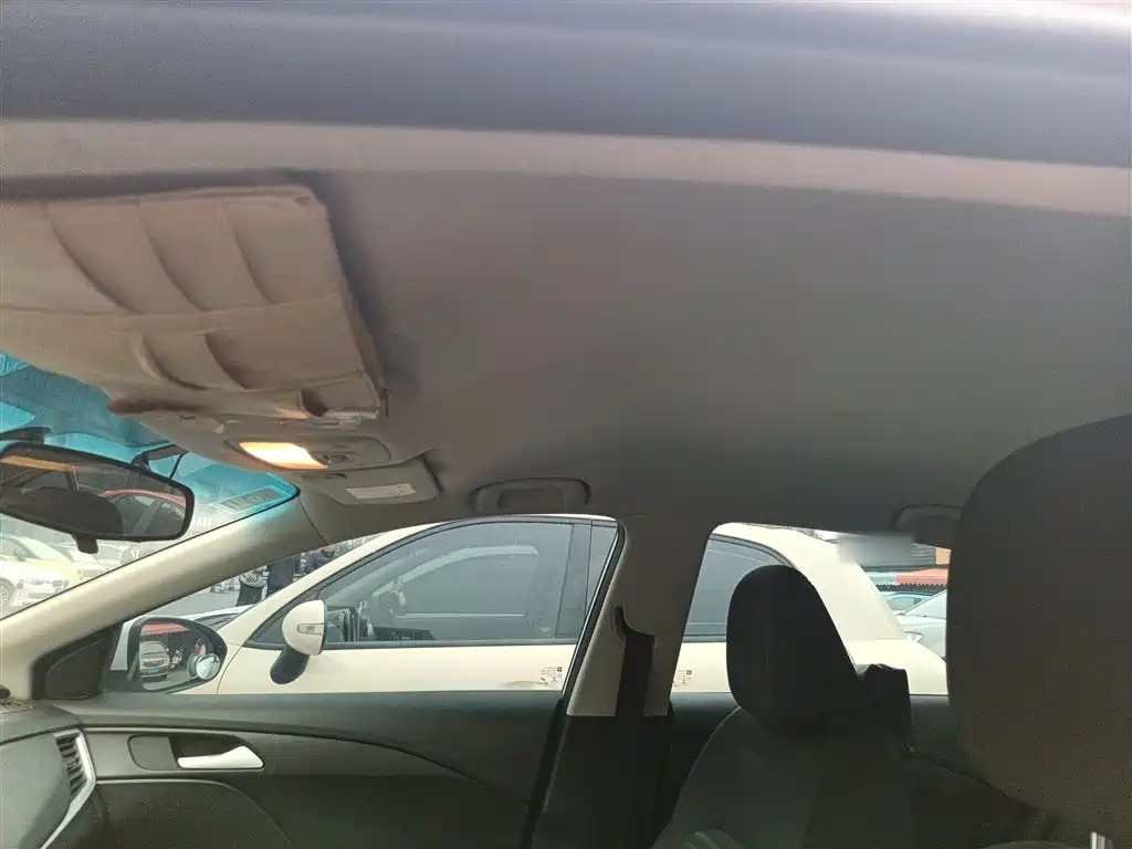 Chevrolet Cavalier 2016 1.5L Automatic Enjoyment Edition фото 18