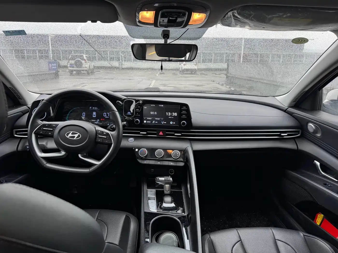 Hyundai Elantra 2023 1.5L CVT GLX Elite Edition фото 12