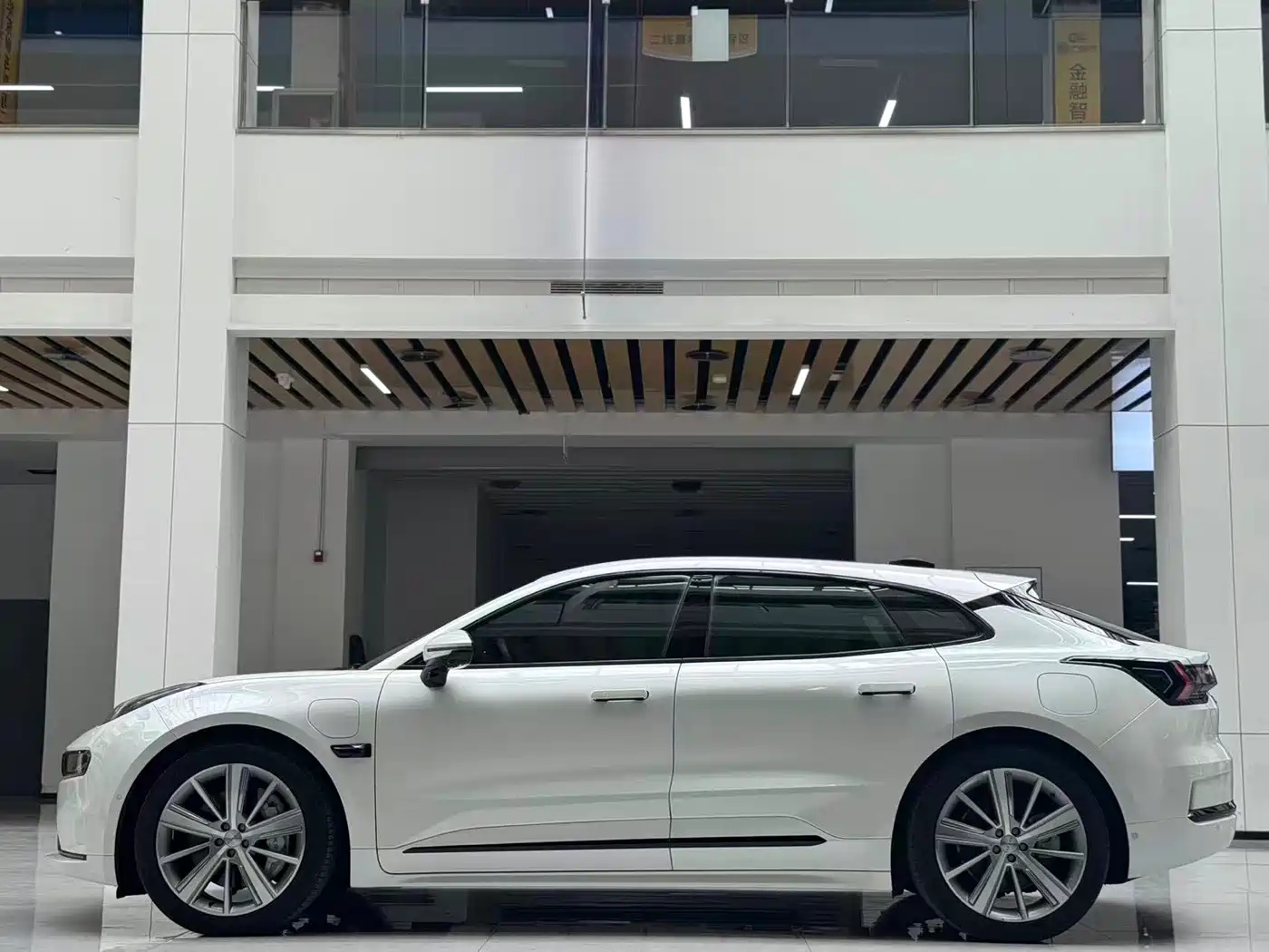 ZEEKR EXTREME KRYPTON 001