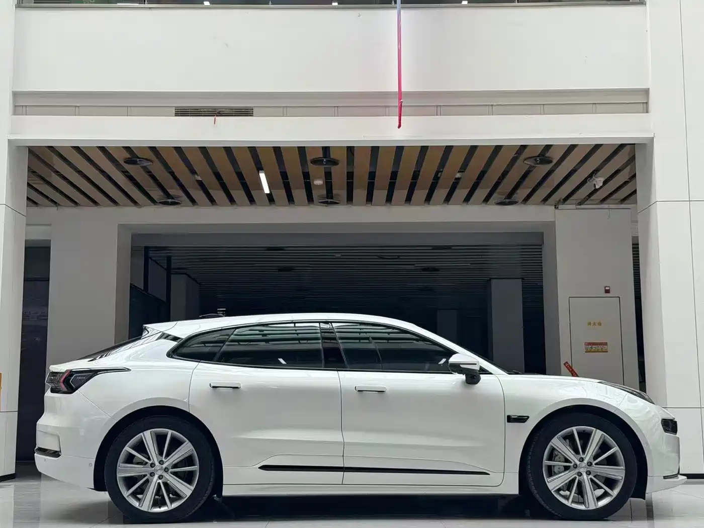 ZEEKR EXTREME KRYPTON 001