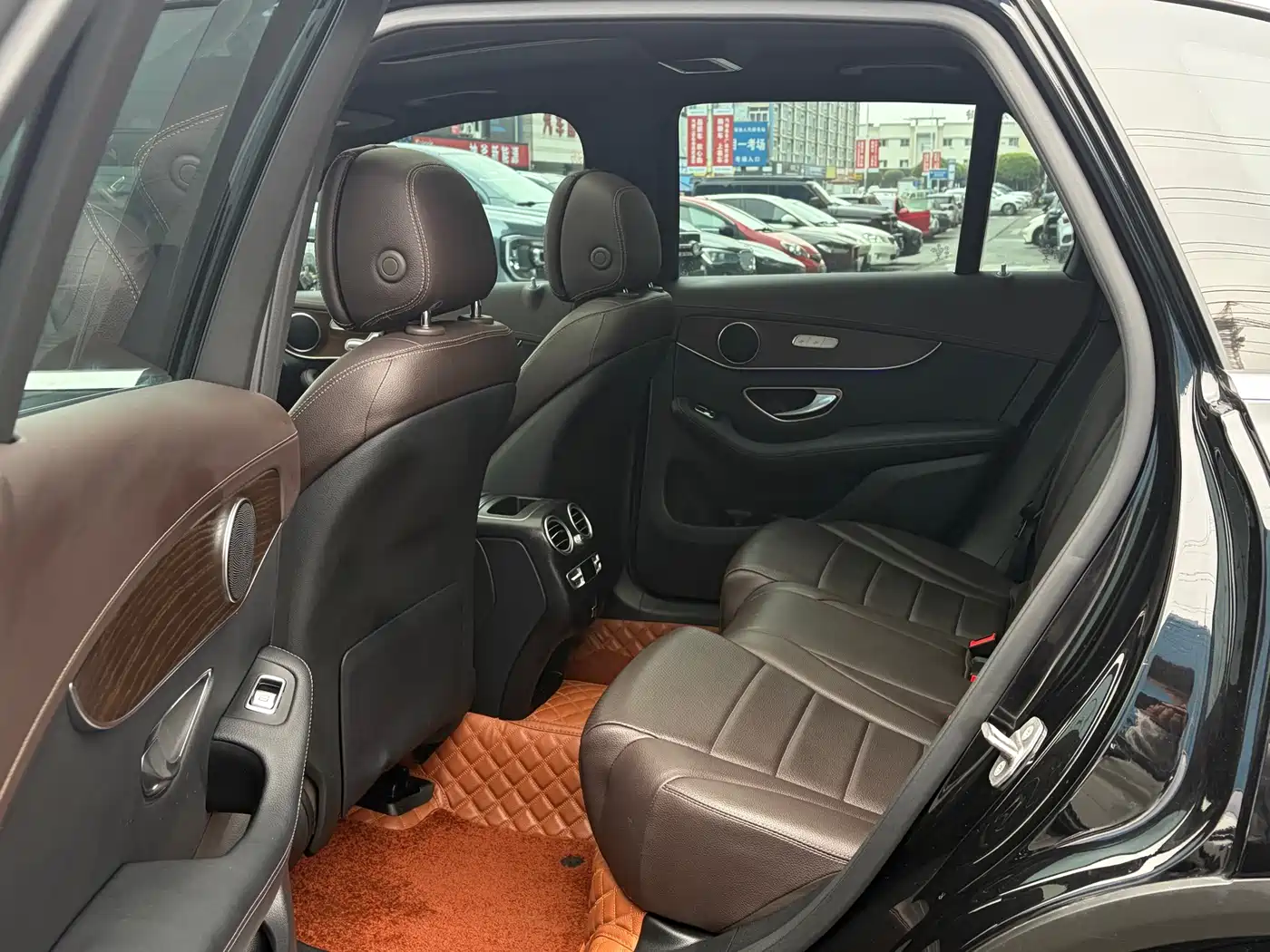 Mercedes-Benz GLC 2022 Facelift GLC 260 L 4MATIC Luxury Model фото 12
