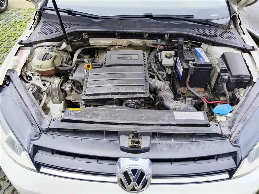 Photo 3 - Volkswagen Golf