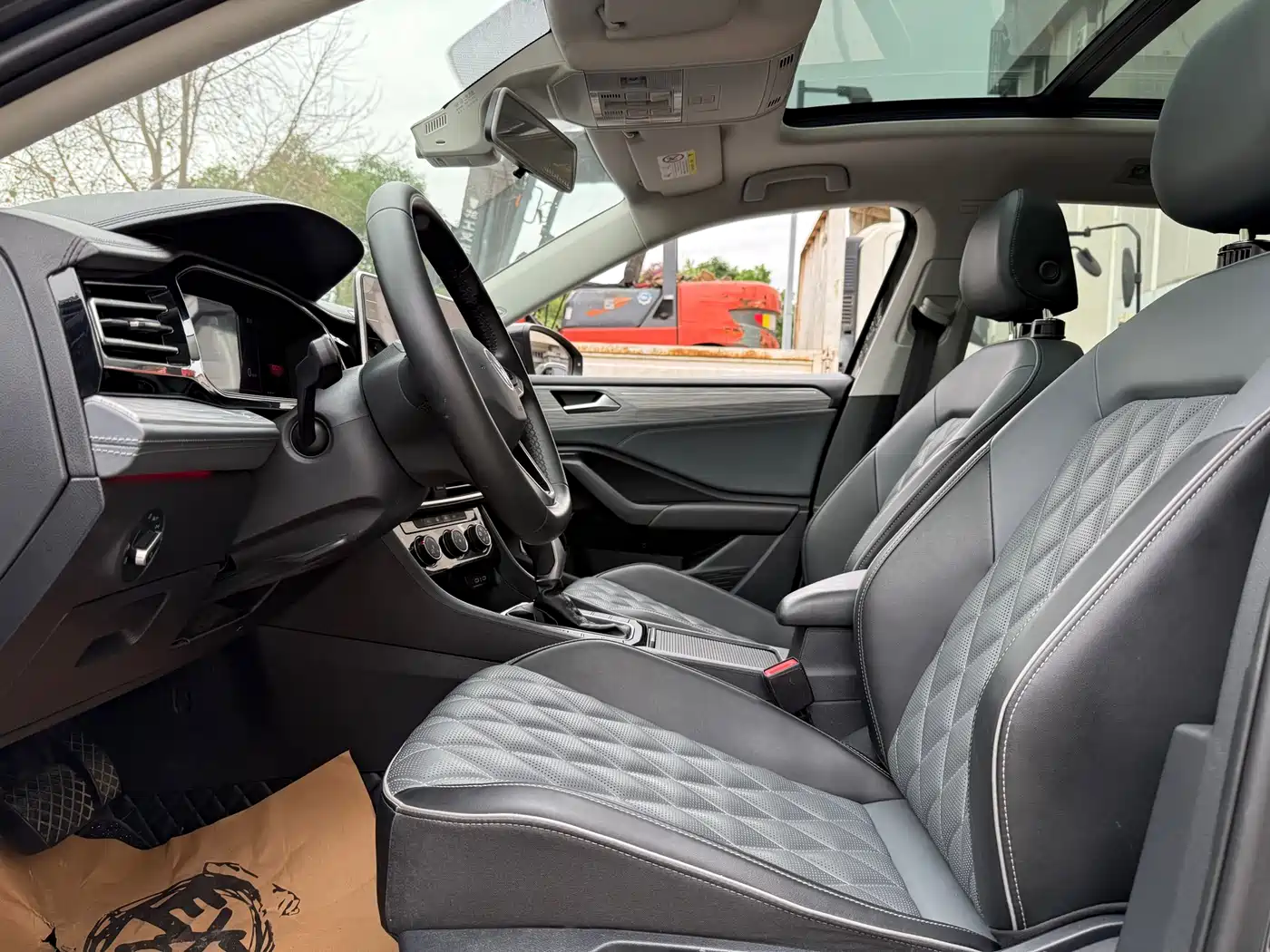 Volkswagen Sagitar 2023 300TSI DSG Surpassing Edition фото 9