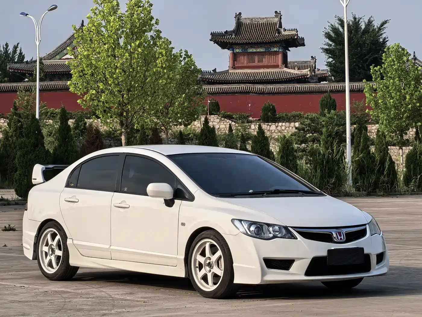 CIIMO CIIMO 2014 2015 1.8L Automatic Comfort Edition